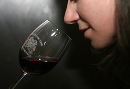 Boire du vin pourrait limiter les risques d’être atteint par la maladie d’Alzheimer